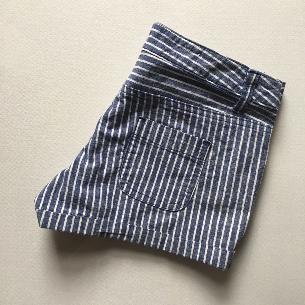 Mossimo Shorts - Picture 3 of 4